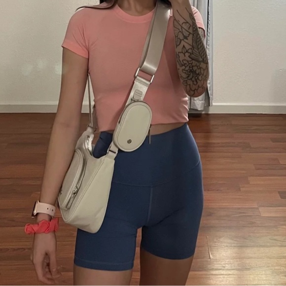 Rare! New with Tags!!! Lululemon Crossbody with Nano Pouch 2L Beige Neutral Tan - Picture 12 of 17